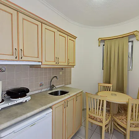 Отель Tropicana 3*