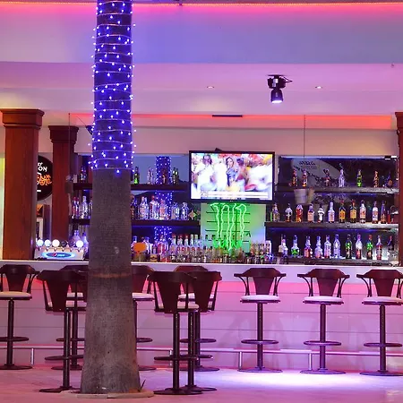 Отель Tropicana 3*