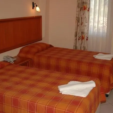 Отель Tropicana