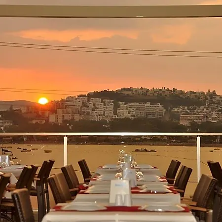 Ξενοδοχείο Tropicana