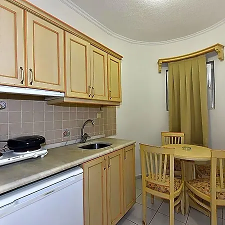 Ξενοδοχείο Tropicana 3*